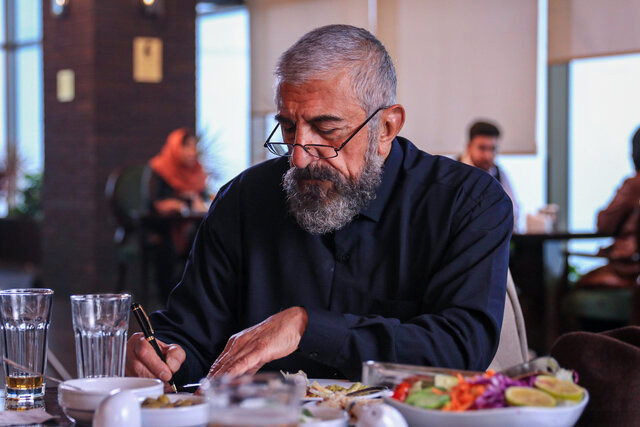 یک داستان واقعی با بازی رضا کیانیان