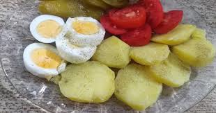 سیب زمینی تخم مرغ یک صبحانه خوشمزه و راحت که عاشقش میشی