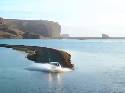 جاده ای خاص در ایسلند