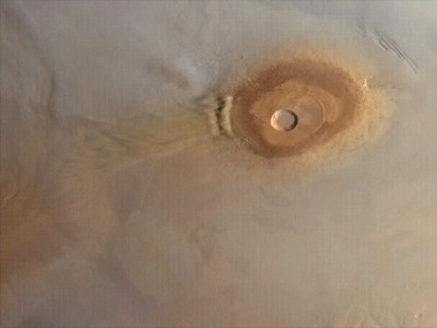 گذر فوبوس، بزرگ‌ترین قمر مریخ