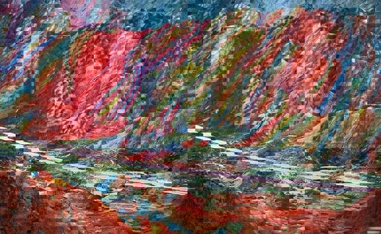 جزیره شگفت انگیز هرمز ، آتشفشان رنگ ها