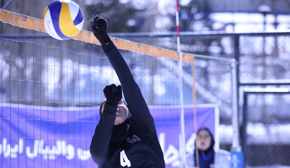 دیزین میزبان دومین دوره تور ملی والیبال برفی بانوان