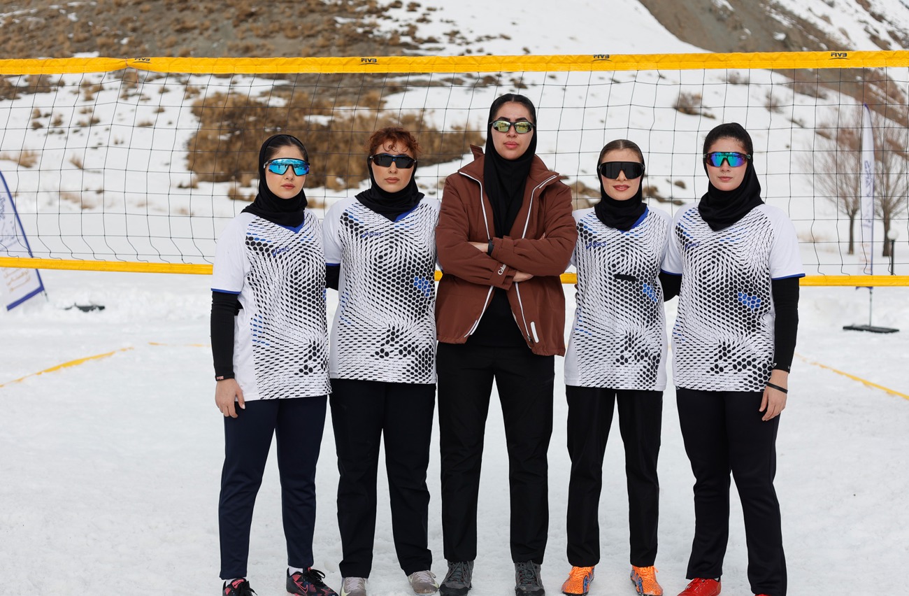 پیروز شمیران قهرمان والیبال برفی بانوان