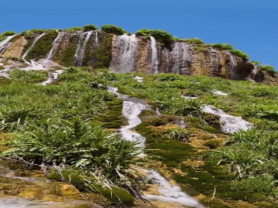 آبشار نیاکان واقع در روستای نیاکان کوهرنگ