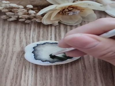 هنرنمایی روی یک تکه سنگ