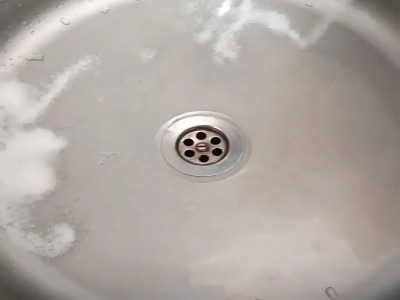 تمیز و براق کردن سینک با جوش شیرین و لیمو ترش !