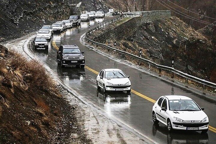 بارش باران در ۸ استان کشور؛ ترافیک نیمه‌سنگین در جاده‌های شمالی و مه‌گرفتگی در ارتفاعات