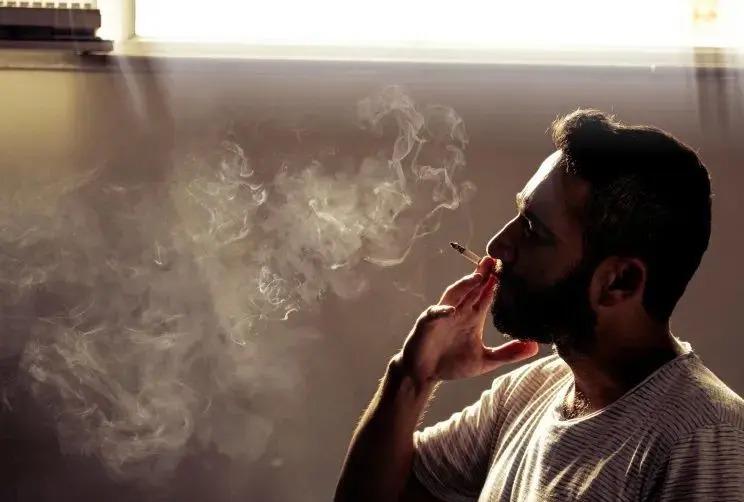 سیگار کشیدن سلامت ۱.۲ میلیارد نفر را در سراسر جهان تهدید می‌کند