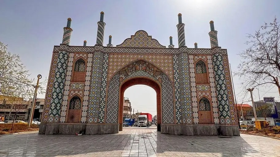 سفر به ایران قدیم؛ قدیمی‌ترین عکس از «دروازه دولت» تهران؛ ۱۶۰سال قبل