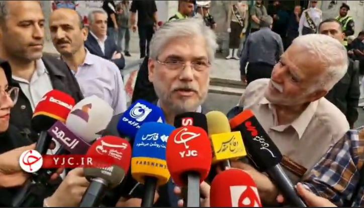 وزیر علوم: دانشجویان توهین‌کننده به پرچم مجازات می‌شوند