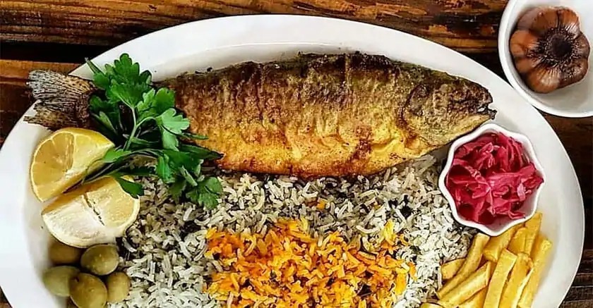 سبزی پلو با ماهی سفید به سبک رستورانی