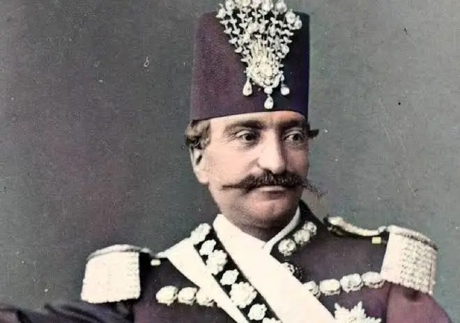 سفر به ایران قدیم؛ تصویری از «ناصرالدین شاه» روی پلکان عمارت «خوابگاه»