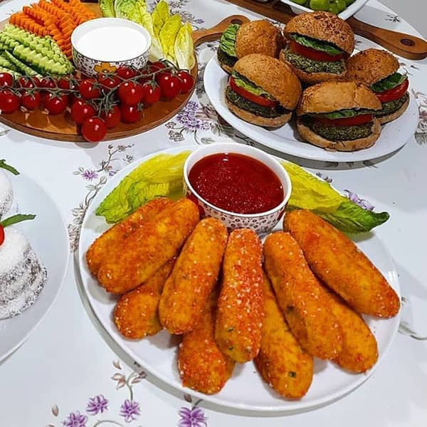کراکت پنیری یک فست فود خوشمزه