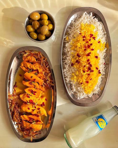 مرغ زعفرونی بدون ادویه و آب