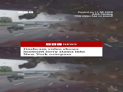 لحظه دلهره‌آور تصادف یک کامیون با پل | آخرین خبر