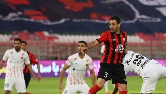 پیروزی تراکتور مقابل پرسپولیس با همکاری بازیکنان تعویضی ۲ تیم