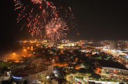 آسمان کیش امشب نورباران می‌شود