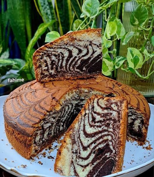 طرز تهیه کیک دو رنگ کرمدار