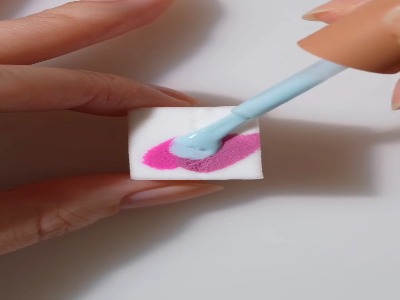 با اسفنج روی ناخنهات طراحی کن
