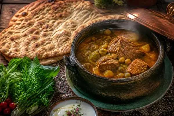 آریا بانو