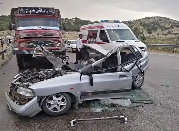 وزیر بهداشت خواستار بررسی استاندارد خودروها و جاده‌ها شد؛ مرگ سالانه ۲۰هزار ایرانی در تصادفات
