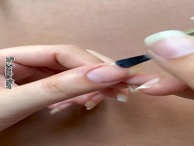 یک ایده زیبای برای طراحی با لاک ناخن