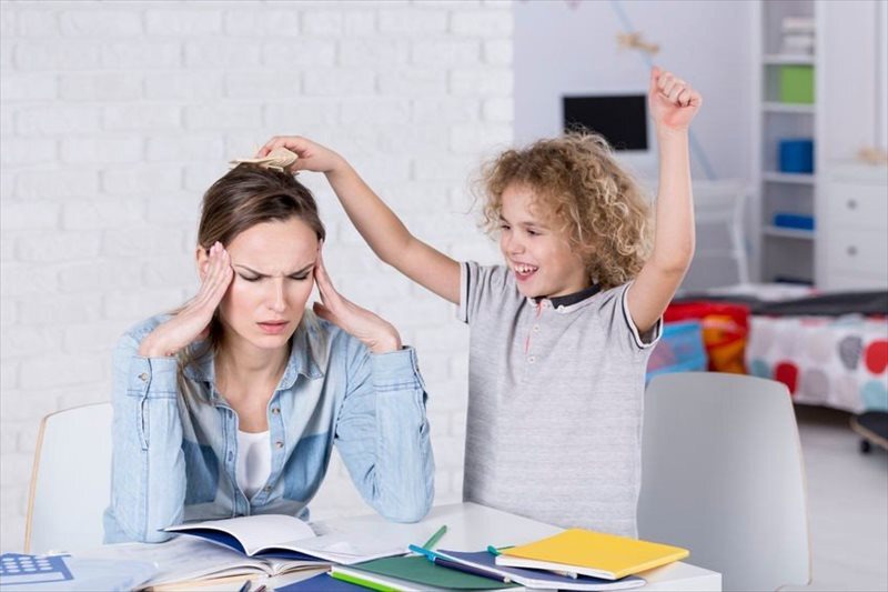 استرس والدین چه تأثیری بر بیش‌فعالی کودکان دارد؟